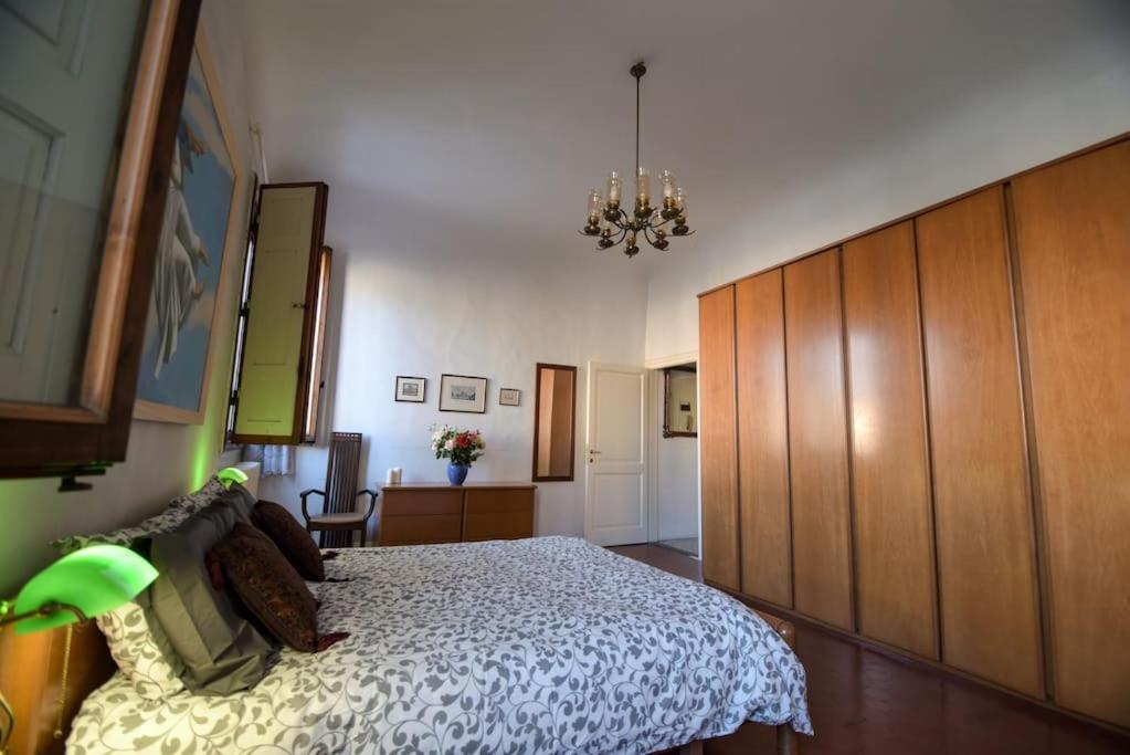 Cozy Apartment With Private Garden - City Center - Florence Luaran gambar